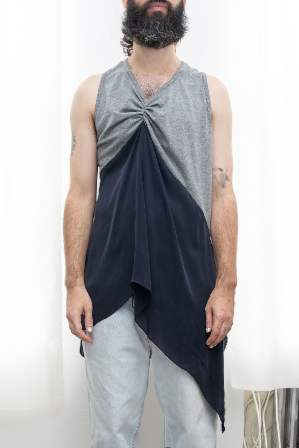 sleeveless rectangle tee, grey/navy