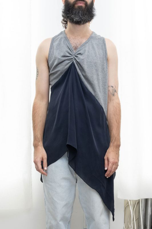 sleeveless rectangle tee, grey/navy