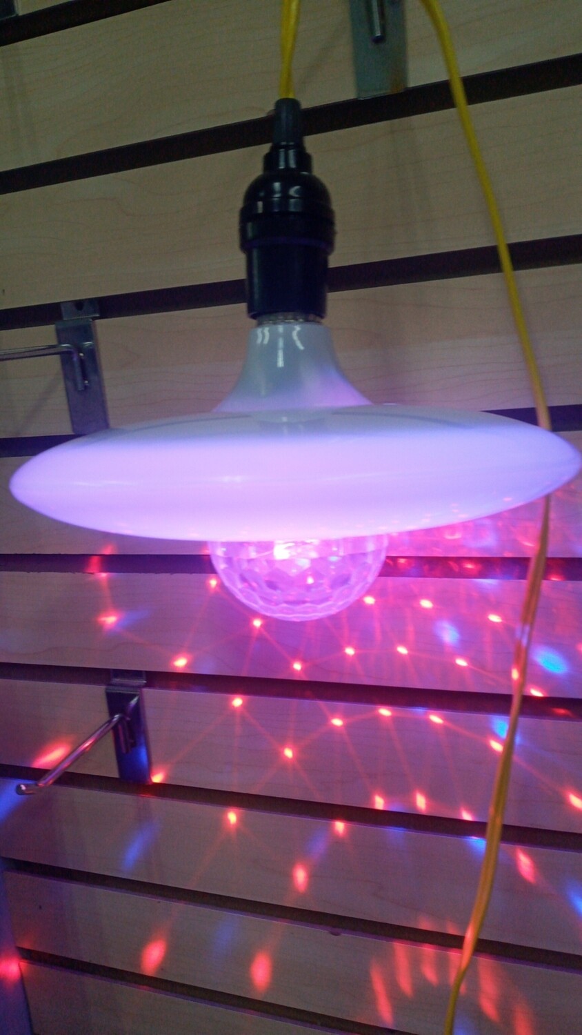 LAMPARA RGB MUSICAL UFO LUZ LED