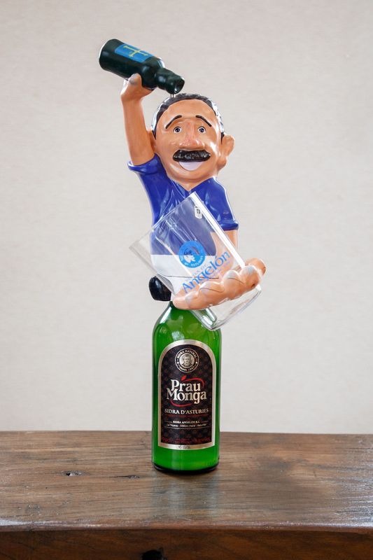 Escanciador Isidrin "Real Oviedo" para sidra natural