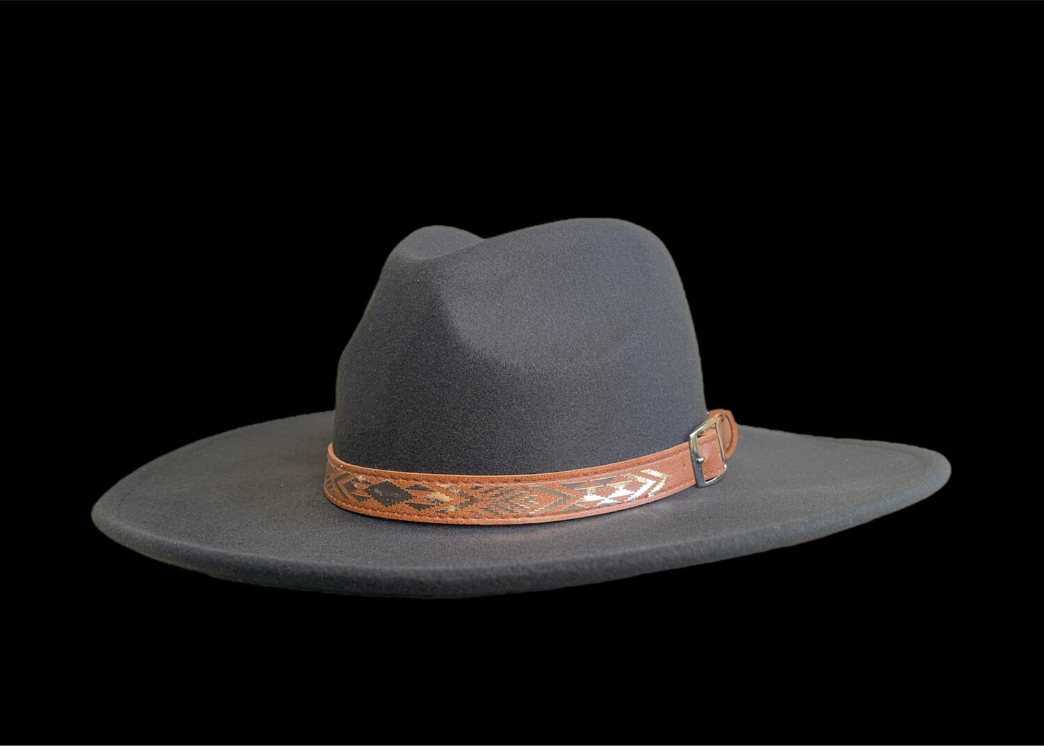 Kuraimonoa Gold Tāniko- Black Felt Hat 