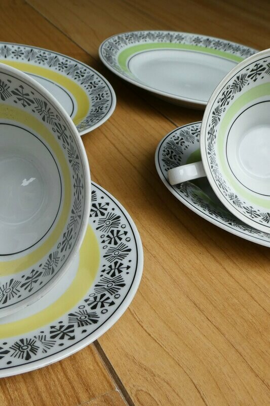 2 pastel coloured Breakfast sets