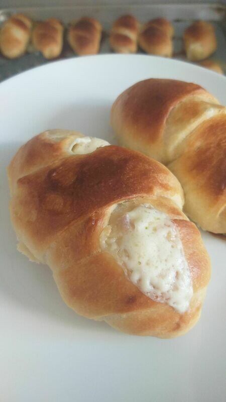 Cachitos de Jamón, Tocino y Queso Crema