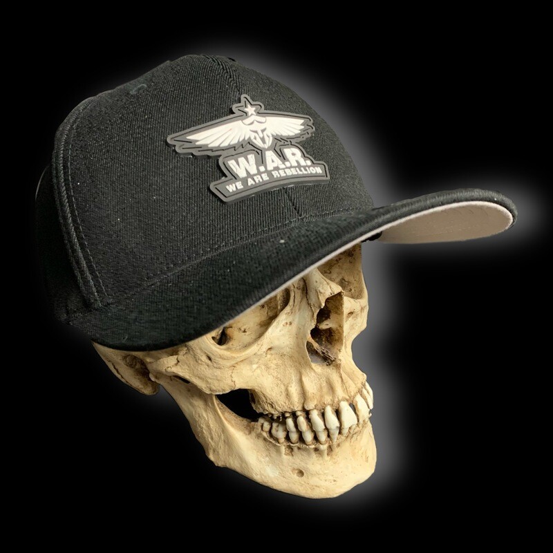 Flex-Fit-Rogue Badge-Black