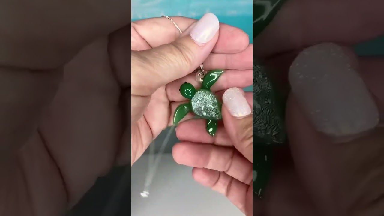 🐢 Finnie Flippers 🐢 Handmade Borosilicate/Dichroic Glass Seaturtle Pendant