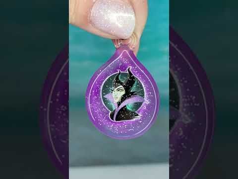 🧛 Maleficent 🦇  Handmade Borosilicate Glass UV Reactive, Glow in the dark