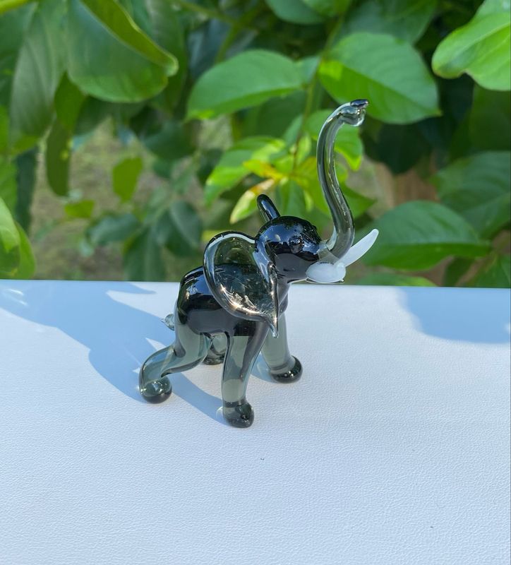 🐘 Ebony Thunder 🐘