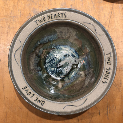 Two hearts 8" bowl moss