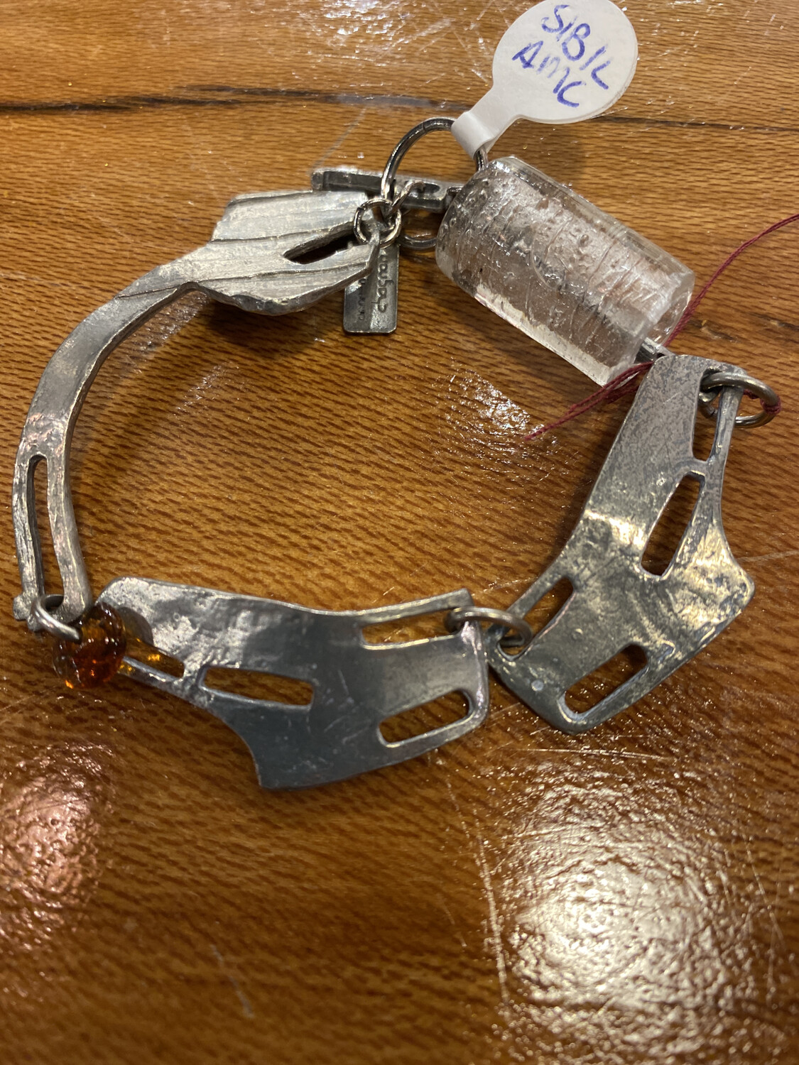 Faona Tel Quel, Bracelet