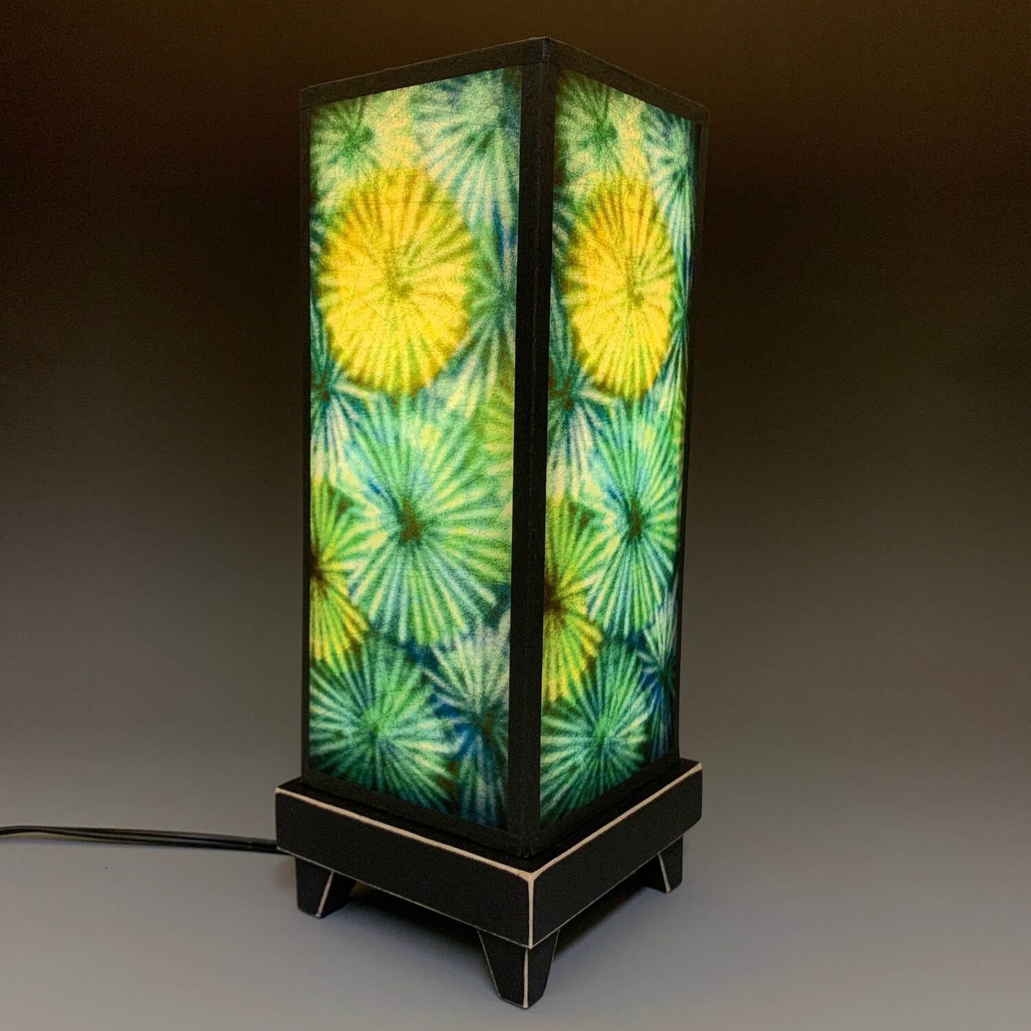 ML70 - Tree/Home W/border