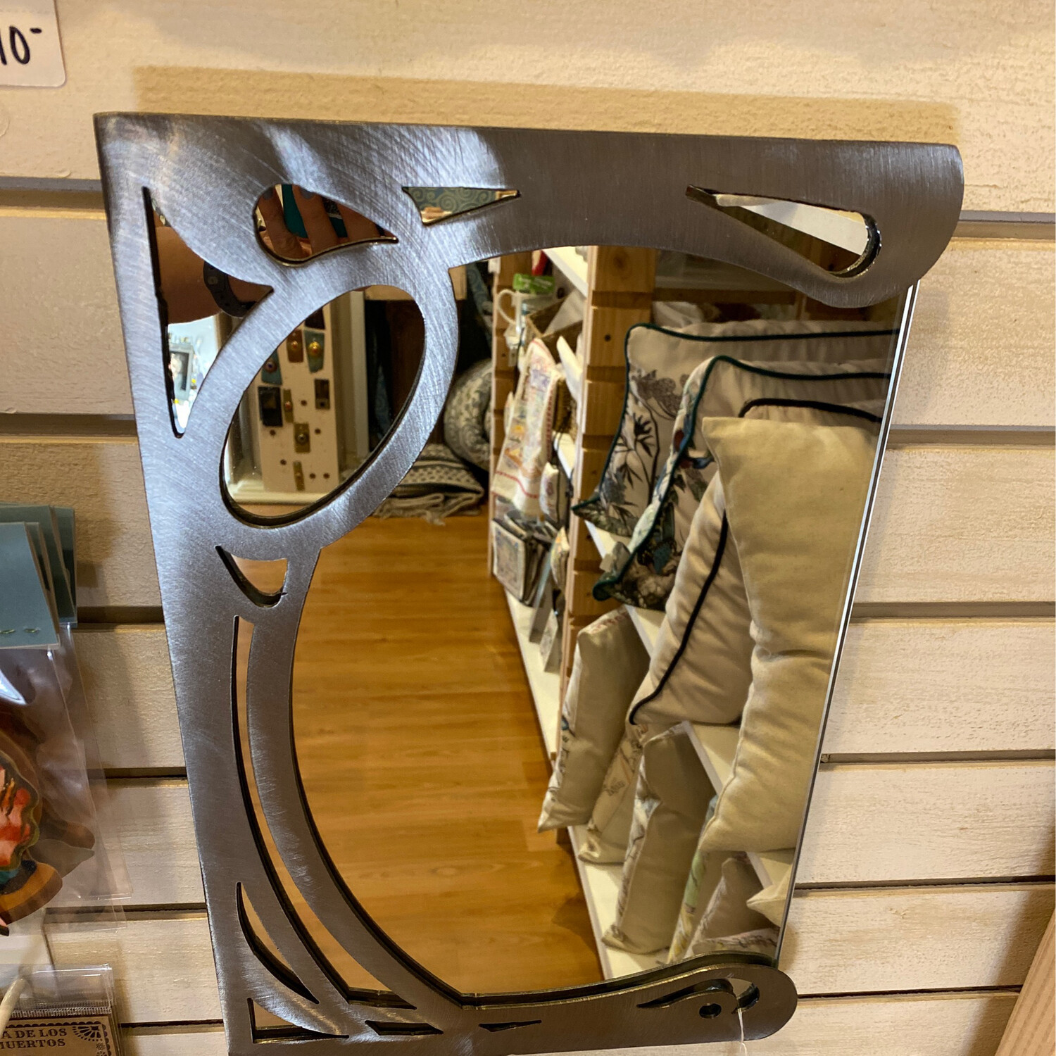 ME nouveau mirror