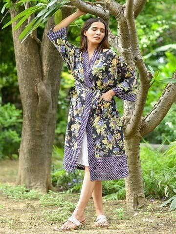 CHELSEA BLACK KIMONO