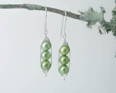 Three Peas In A Pod Earrings SS/Green Pearl FINAL SAKE NO RETURNS