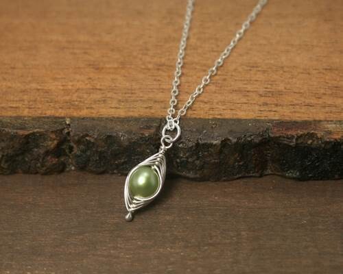 One Pea In A Pod Necklace SS/Green Pearl FINAL SALE NO RETURN