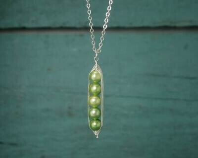 Five Peas In A Pod Necklace SS/Green Pearl FINAL SALE NO RETURN