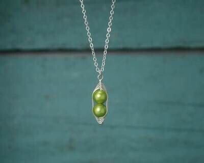 Three Peas In A Pod Necklace SS/Green Pearl