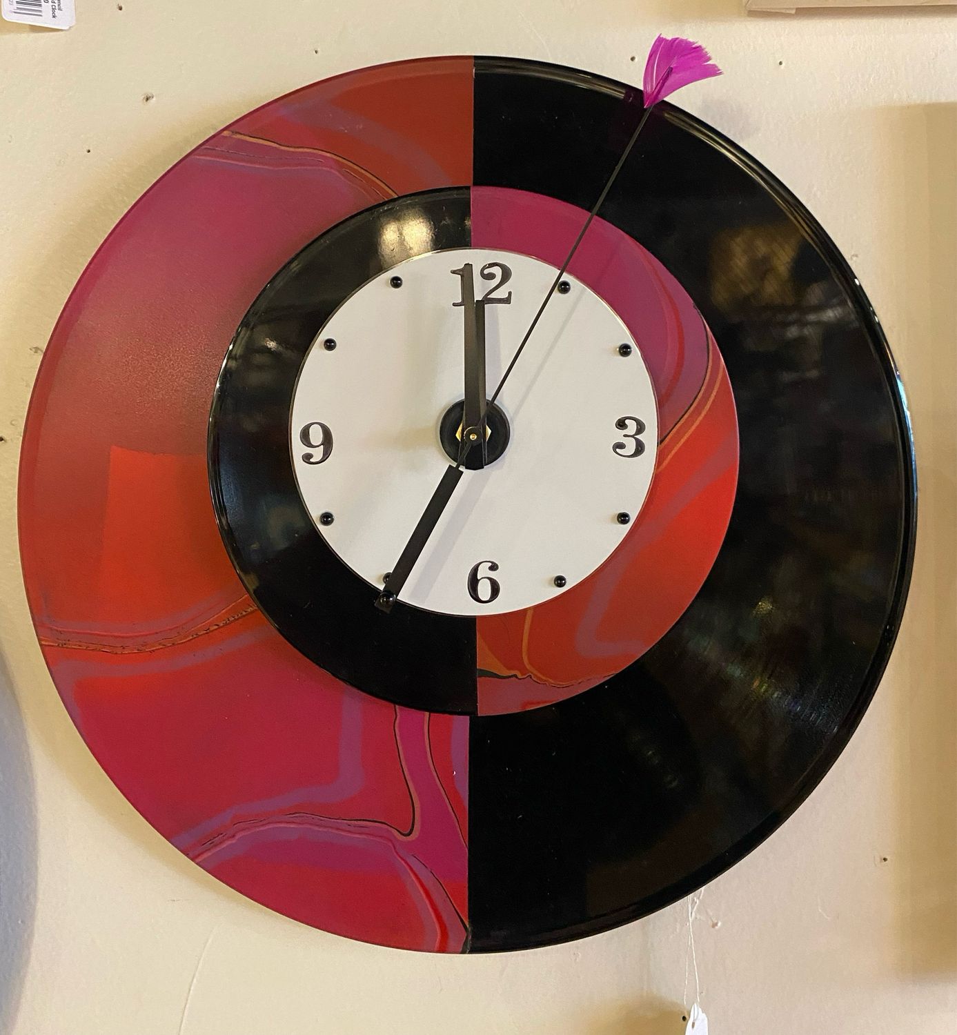 Half and half wall clock Reds/Blacks Half and half wall clock Reds/Blacks