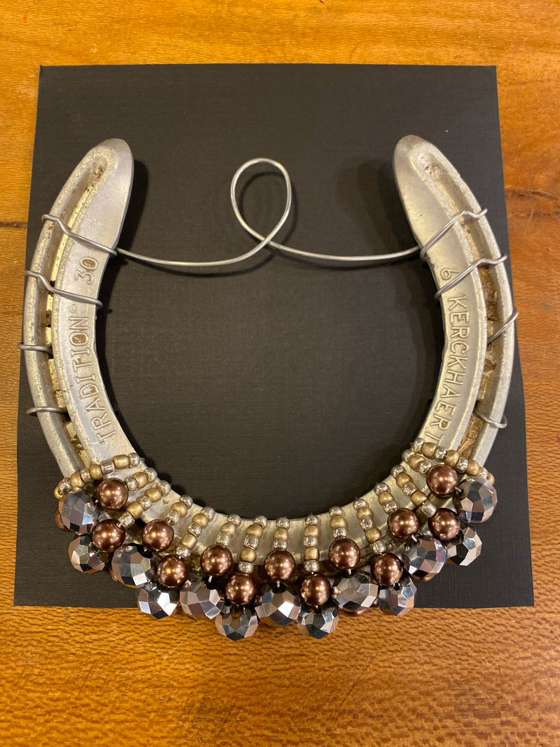 Topaz/cream Horseshoe Topaz/cream Horseshoe