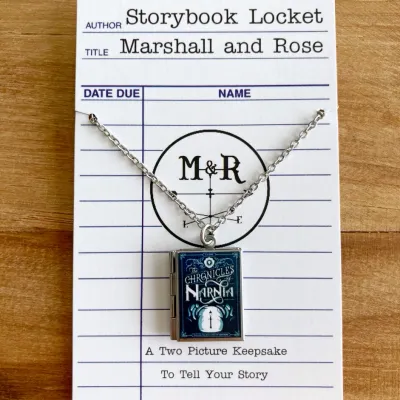 Chronicles of Narnia - Lamp Post  - Stainless Steel Book Locket Chronicles of Narnia - Lamp Post  - Stainless Steel Book Locket
