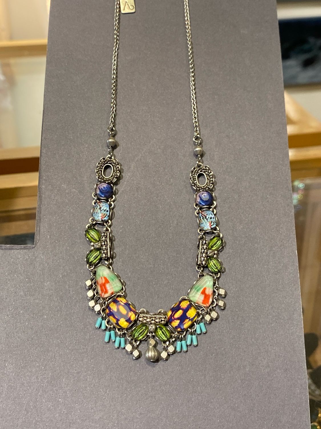 013R3492 CARNIVAL NECKLACE