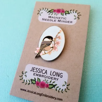 Chickadee Enamel Needle Minder