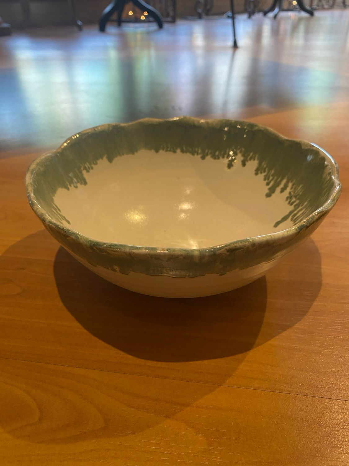 Medium 8&quot;-9&quot; Fern Wavy Edged Bowl