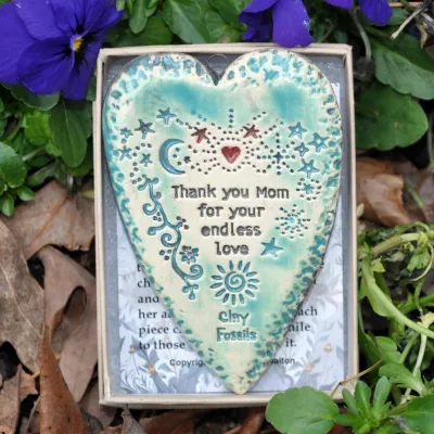 Mom endless love pottery ornament, USA