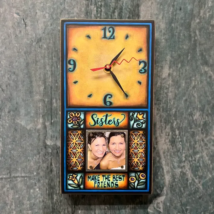 WCF53 - Sisters Frame Clock WCF53 - Sisters Frame Clock