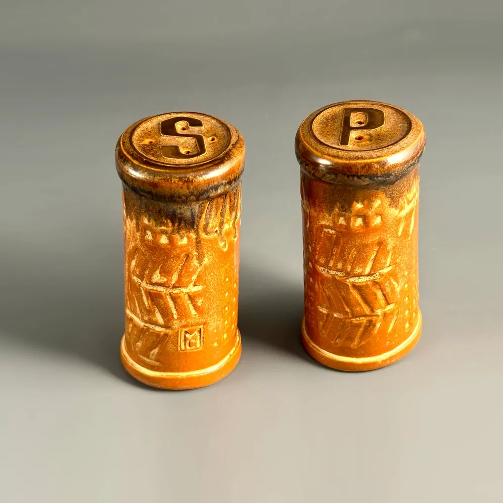 Salt & Pepper Set - Brown Salt & Pepper Set - Brown