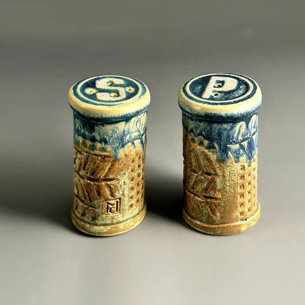 Salt &amp; Pepper Set - Olive/Blue