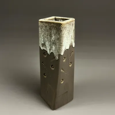 Square Twisted Vase - Circles Gray Square Twisted Vase - Circles Gray