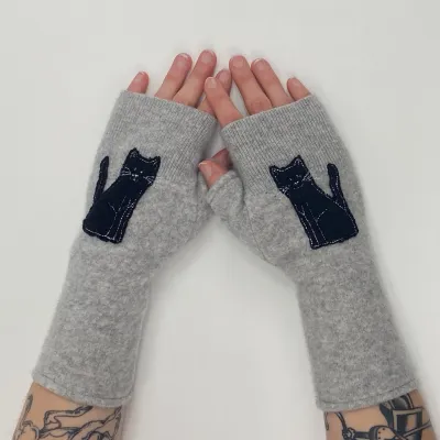 Cat - Black on Grey Fingerless Cashmere Gloves