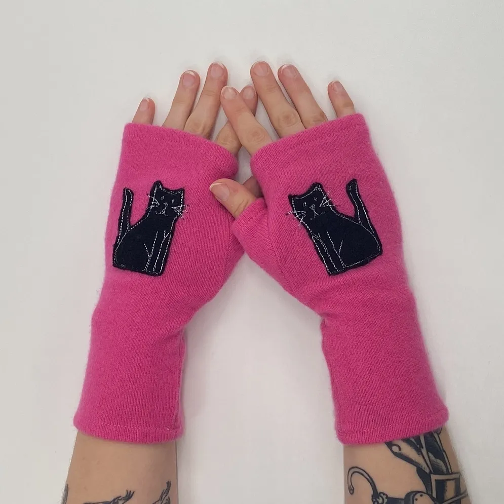 Cat - Black on Pink Fingerless Cashmere Gloves