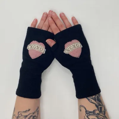 Tattoo Heart XOXO - Pink on Black Fingerless Cashmere Gloves