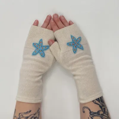 Starfish - Aqua on Cream Fingerless Cashmere