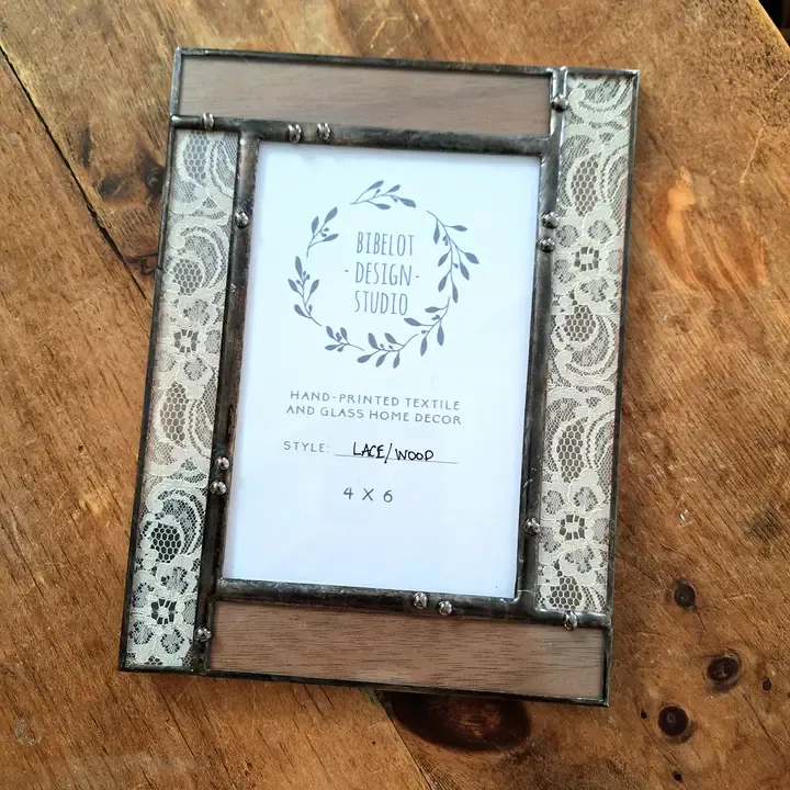 Lace/Wood  - 5 x 7 Frame