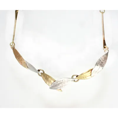 N3521 Elegant Links Necklace