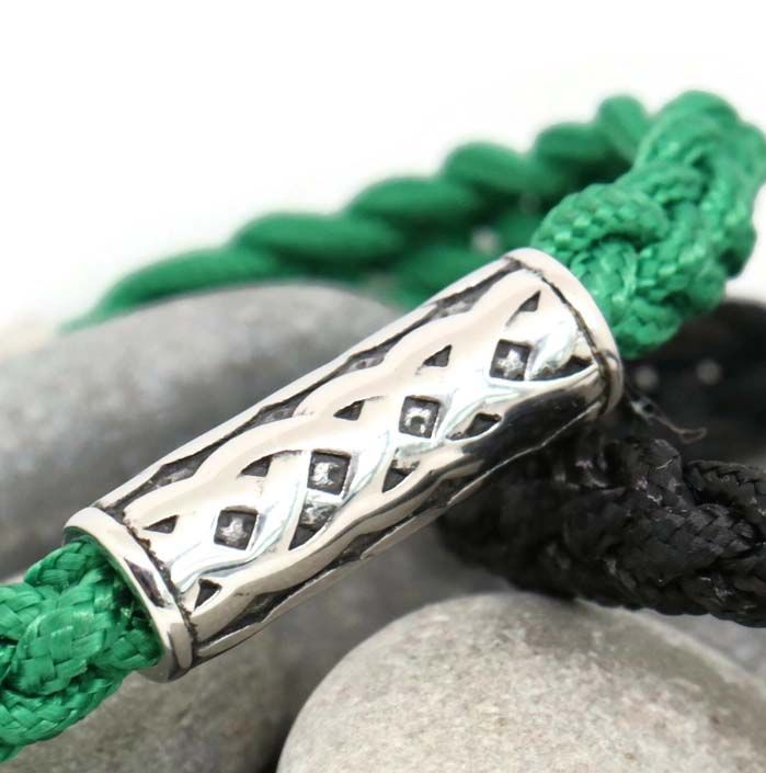 1VKB  Celtic Knot  - Green 7" Bead Braided Paracord Bracelet