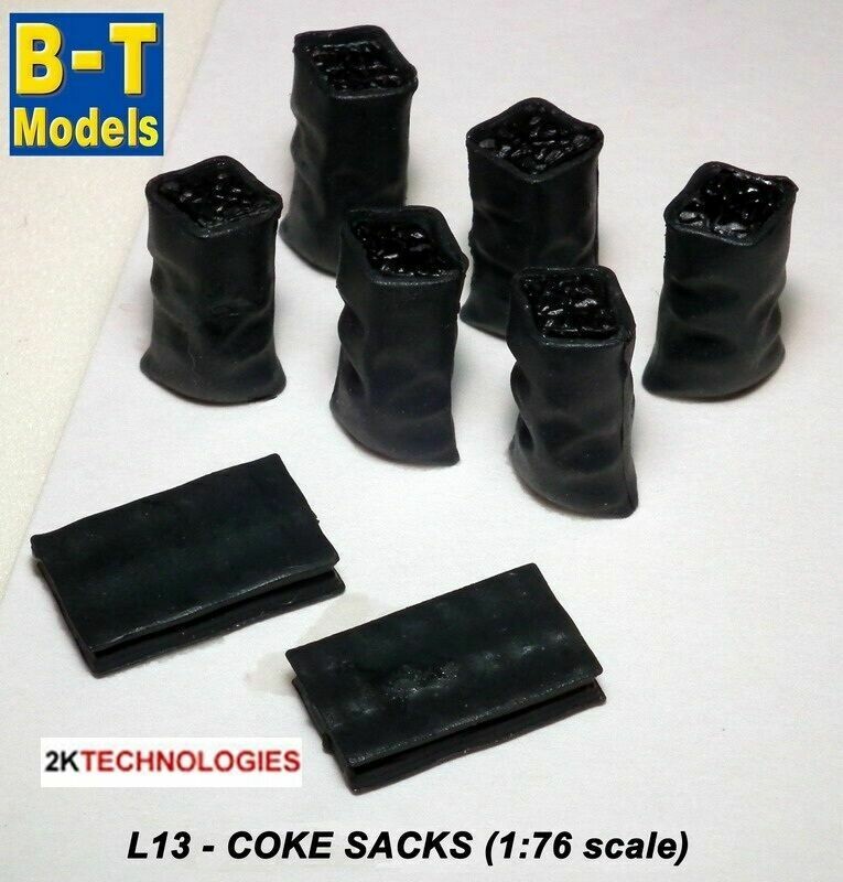 BT Models L13 8 x Coke Sacks Full & Empty Folded