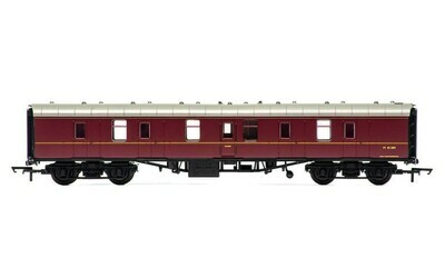 Hornby R4625 Railroad BR, Mk.1 Parcels Coach, BR Maroon - Era 5