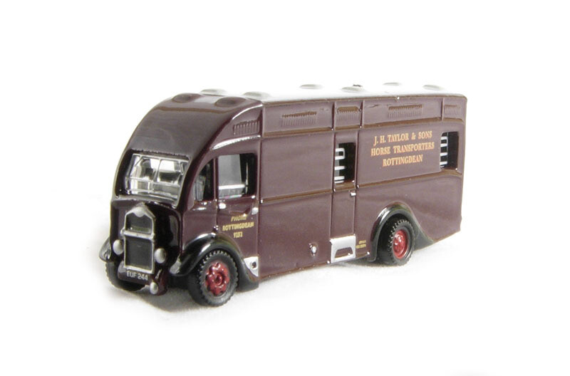 Oxford Diecast NAH003 J H Taylor & Sons Albion Horsebox