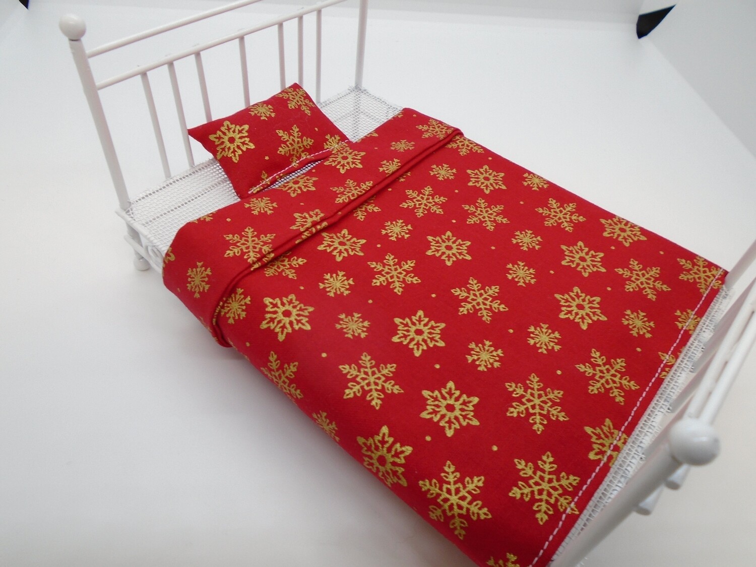 FESTIVE BED COVER WITH 1 PILLOW