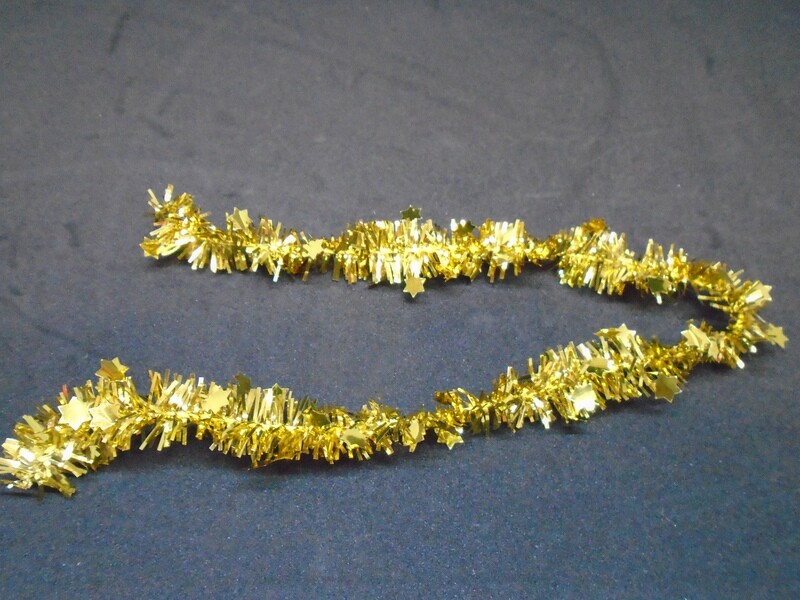 CHRISTMAS GARLAND IN GOLD