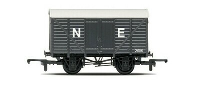 Hornby R6422 Railroad North Eastern Box Van