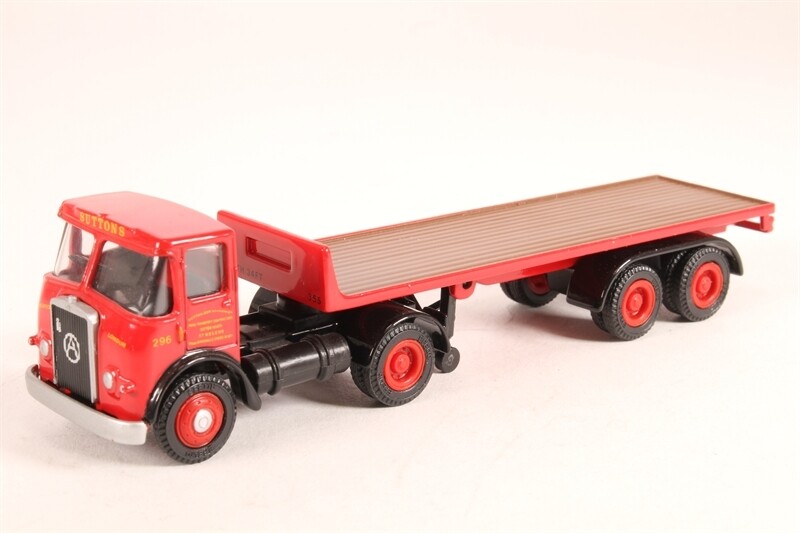 EFE 19301 Atkinson Artic Flatbed 'Suttons'