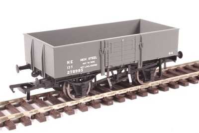 Bachmann 32-329A 13T high sided steel wagon with smooth sides & wooden doors in LNER grey