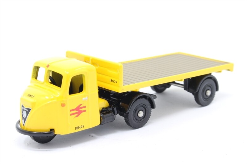 Corgi Trackside DG148004 Scammell Scarab with flatbed trailer "British Rail"
