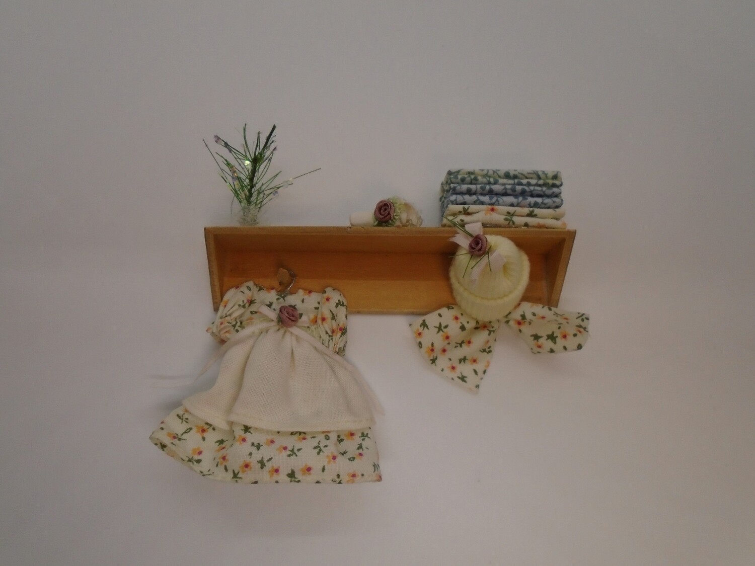 DRESSED SHELF