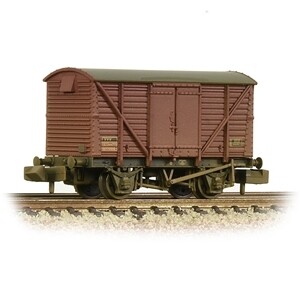 Graham Farish 377-628B BR 12T Ventilated Van Plywood Doors BR Bauxite (TOPS) [W]