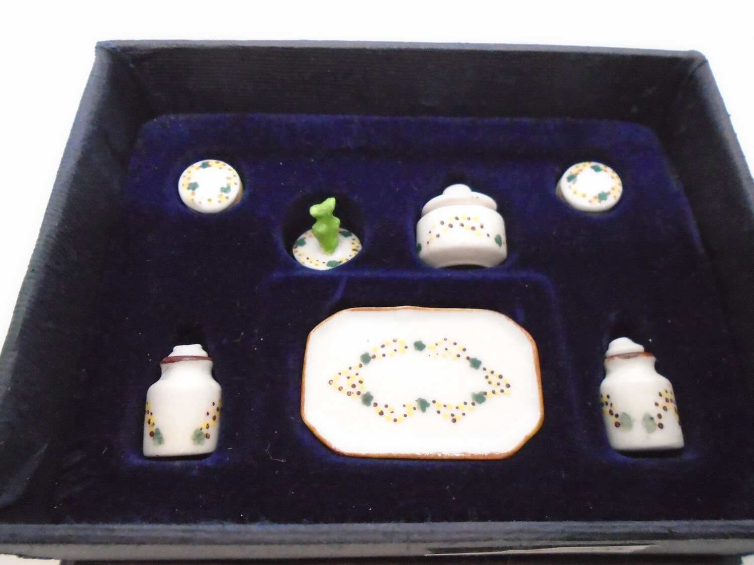 7 PC DRESSING TABLE SET
